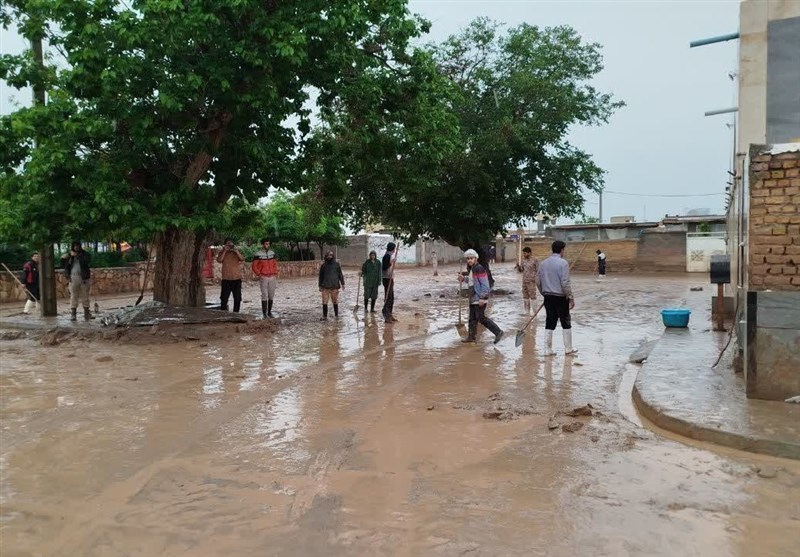 امداد و اسکان سیلزدگان در فریمان ادامه دارد+عکس