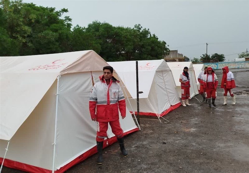 امداد و اسکان سیلزدگان در فریمان ادامه دارد+عکس