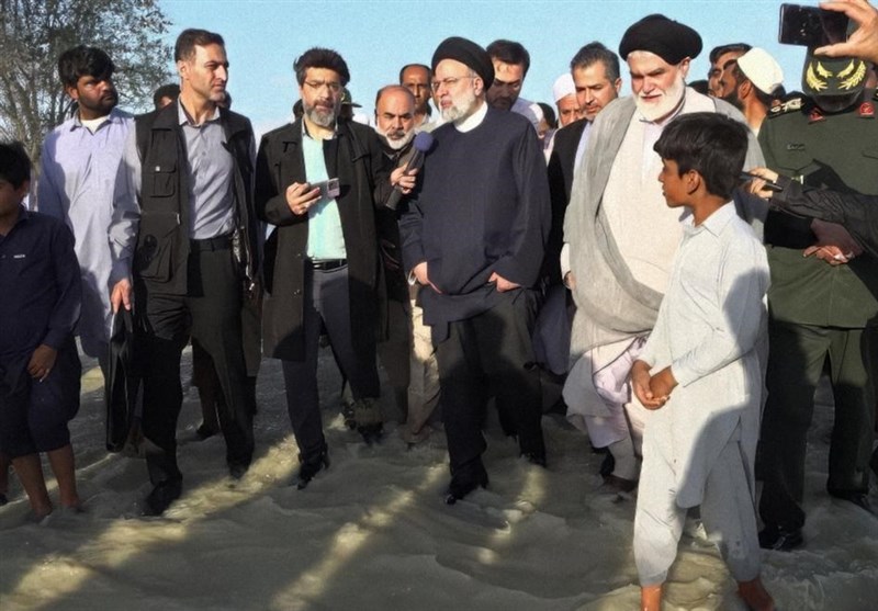 اینجا دشتیاری؛ روزی که شهید رئیسی برای مردم به آب زد + فیلم