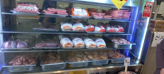 برچیده شدن صفهای فروش با پر شدن محصولات/ مرغ کیلویی چند؟