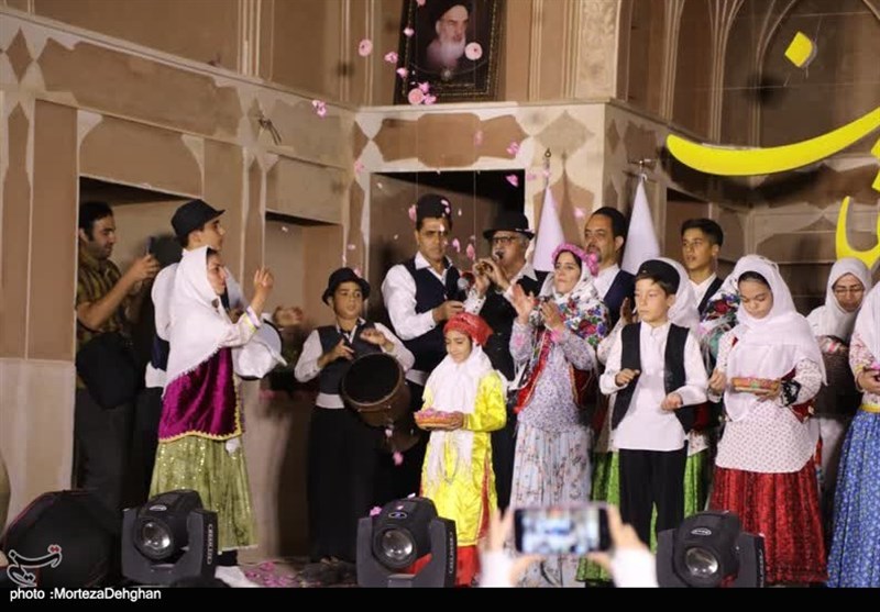 برگزاری آیین ملی گلغلتان در کاشان + تصویر