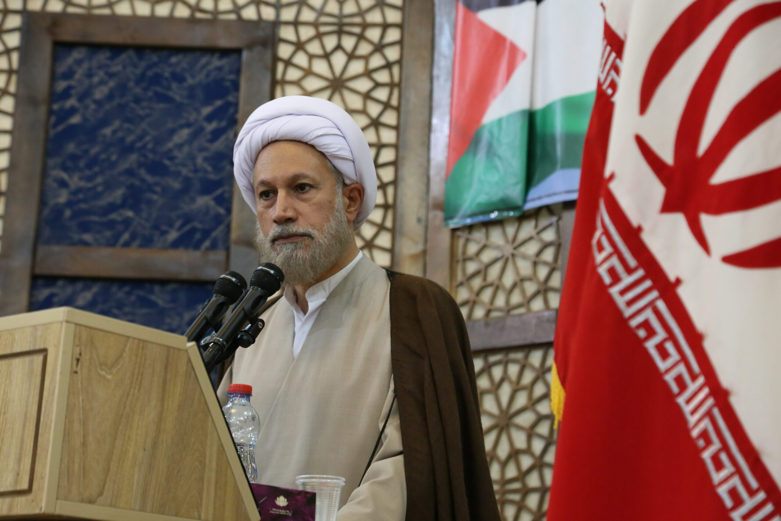 تا رسیدن مترو به حرم شاهچراغ از مسئولان مطالبه خواهم کرد