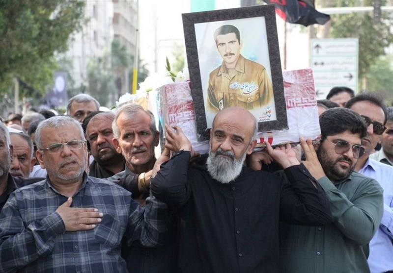 تشییع پیکر شهید دوران دفاع مقدس در بوشهر+ تصاویر