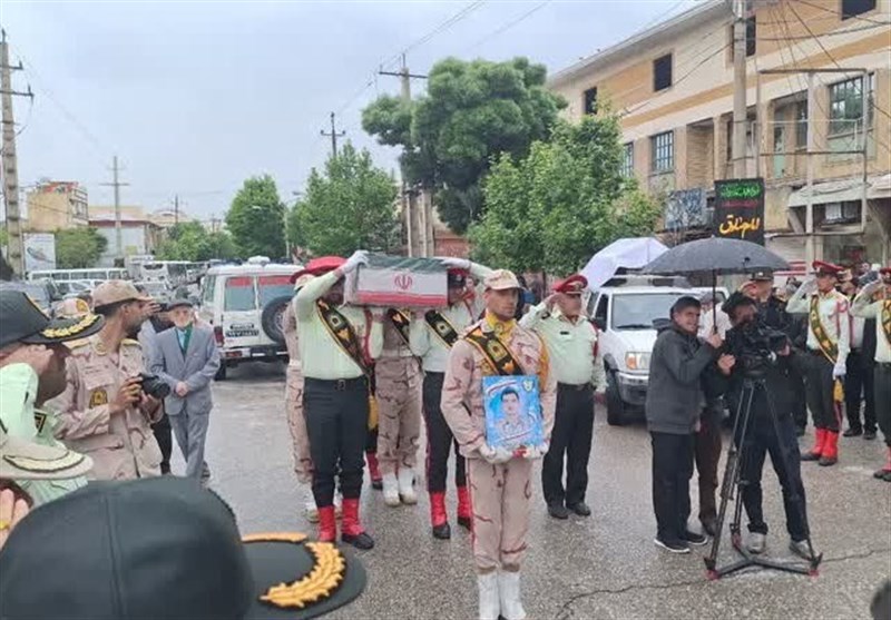 تشییع پیکر شهید «فرزین بلیان» در کرمانشاه + تصاویر