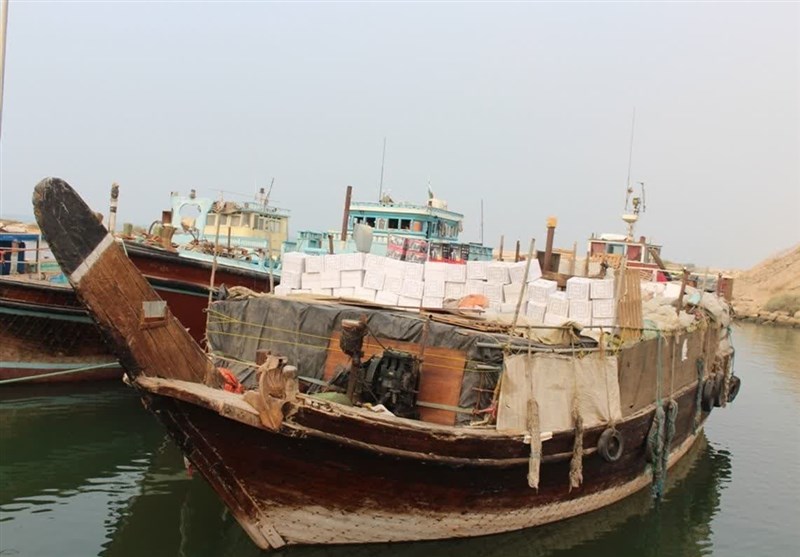 توقیف لنج تجاری با 60 میلیارد کالای قاچاق در خلیج فارس