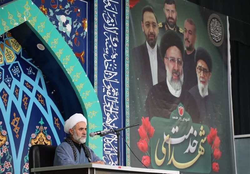 حرکت کشتی انقلاب اسلامی متوقف نمیشود