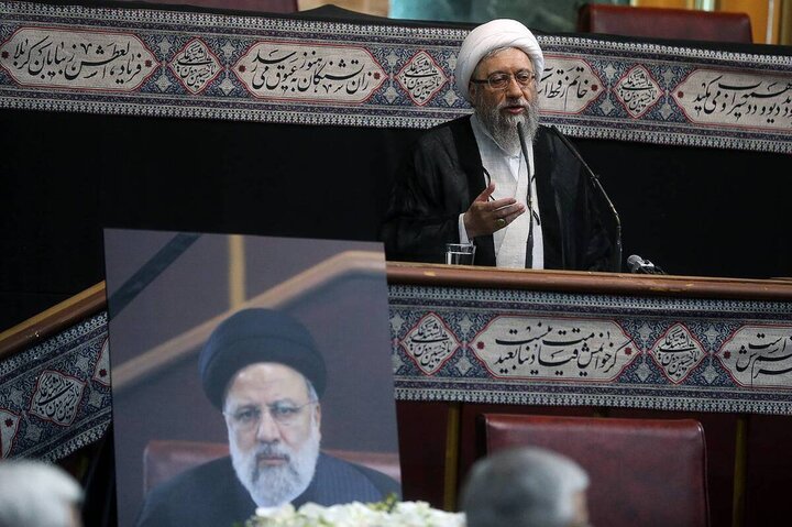 حضور مردم در تشییع شهدای خدمت برنامههای دشمنان را نقش بر آب کرد