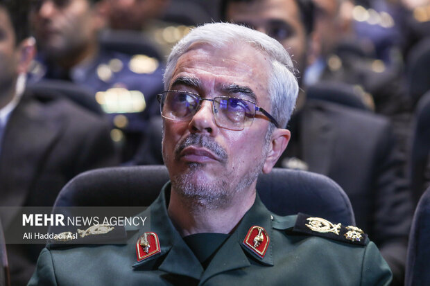 دستور سرلشکر باقری برای امدادرسانی و تفحص بالگرد رئیسجمهور