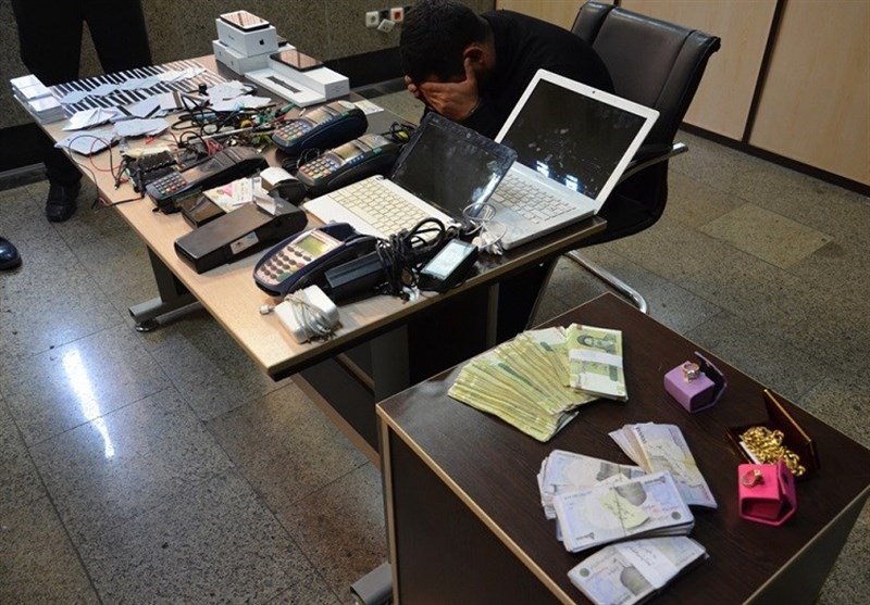 دستگیری کلاهبرداران اسکیمری 100 میلیاردی در اصفهان