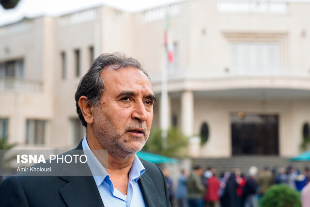 دهقان: اعضای شورای سران میتوانند نامزد انتخابات شوند