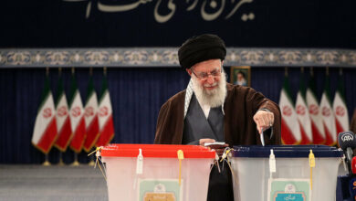 رهبر معظم انقلاب رای خود را به صندوق انداختند