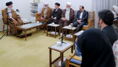 رهبرانقلاب: معارف ائمه(ع) با شیوههای درست به دنیا منعکس شود