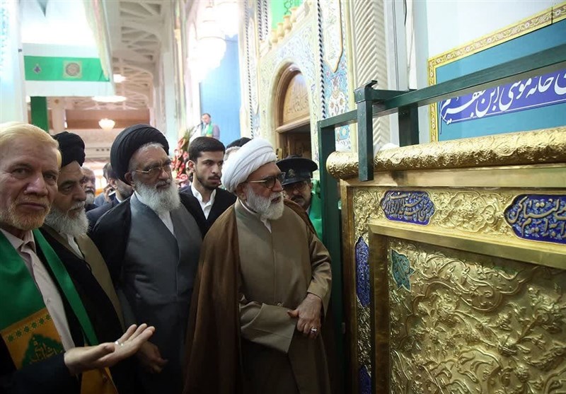 رونمایی از درب طلای حرم امام رضا (ع) + تصاویر