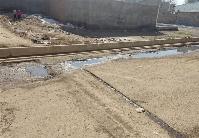 ساکنان چهارباغ البرز اسیر پاسکاری شهرداری و اداره آب