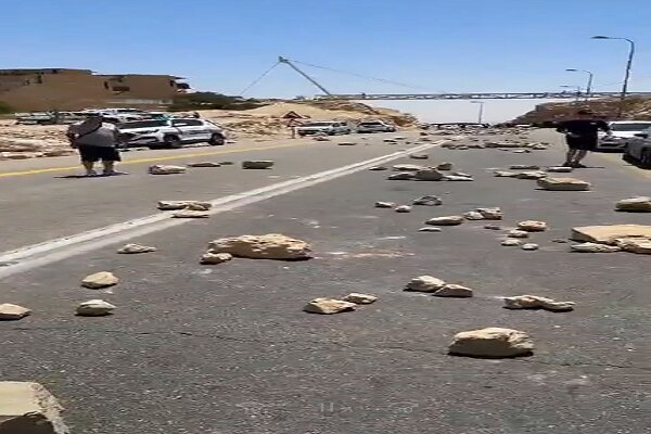 سنگ اندازی صهیونیستها در مسیر ارسال کمکها به غزه+فیلم