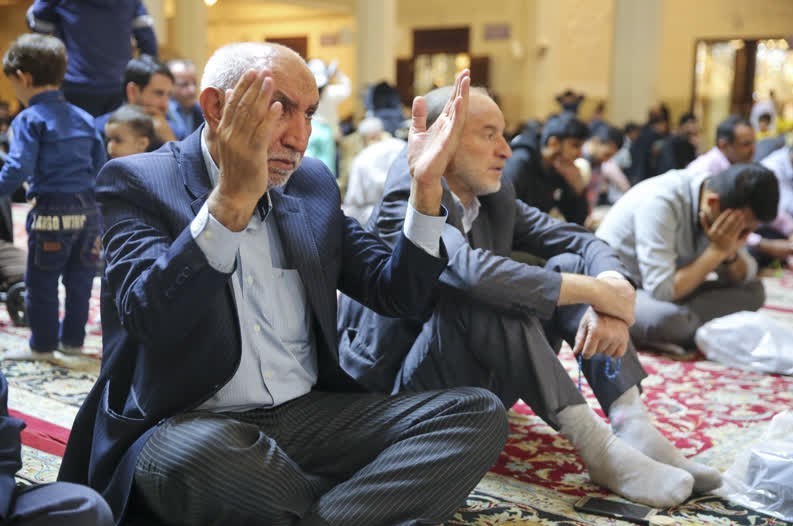 سومین حرم اهل بیت شاهچراغ (ع) در سوگ امام صادق (ع) + تصاویر