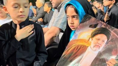 سوگواری کودکان یزد در فراغ شهید آیتالله رئیسی+فیلم