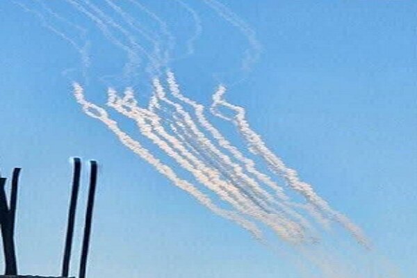 شادی ساکنان غزه و هراس صهیونیستها از حمله قسام به تلآویو+ فیلم