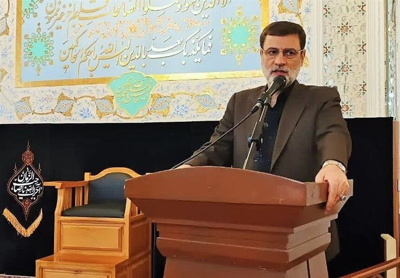 شهید انسانهای جاهل را بصیر میکند