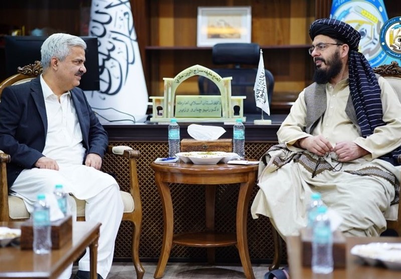 معاون حقانی به هیئت پاکستانی: برای صلح در منطقه تلاش میکنیم