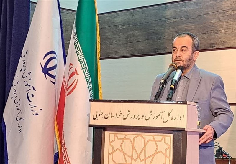 معلمان از بیهویتی نسل جوان جلوگیری کنند