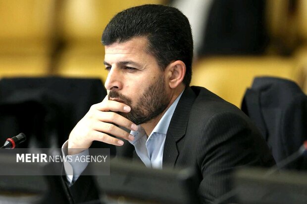 پاپیزاده برای حضور در «هیات رئیسه مجلس» سوگند یاد کرد