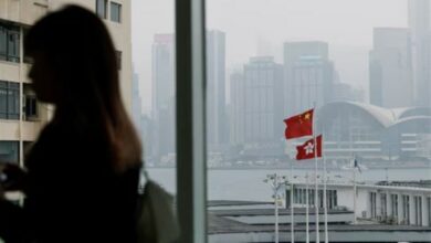 پکن، انگلیس را به نقض حقوق چینیها متهم کرد