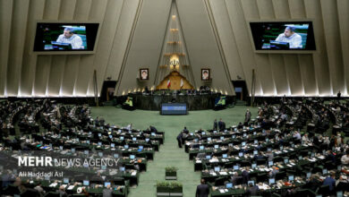 چه کسانی در مراسم افتتاحیه مجلس دوازدهم حضور یافتند؟