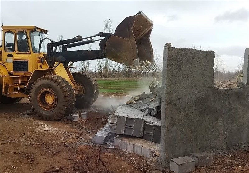 5 بنای غیرمجاز در اراضی کشاورزی خرمآباد تخریب شد