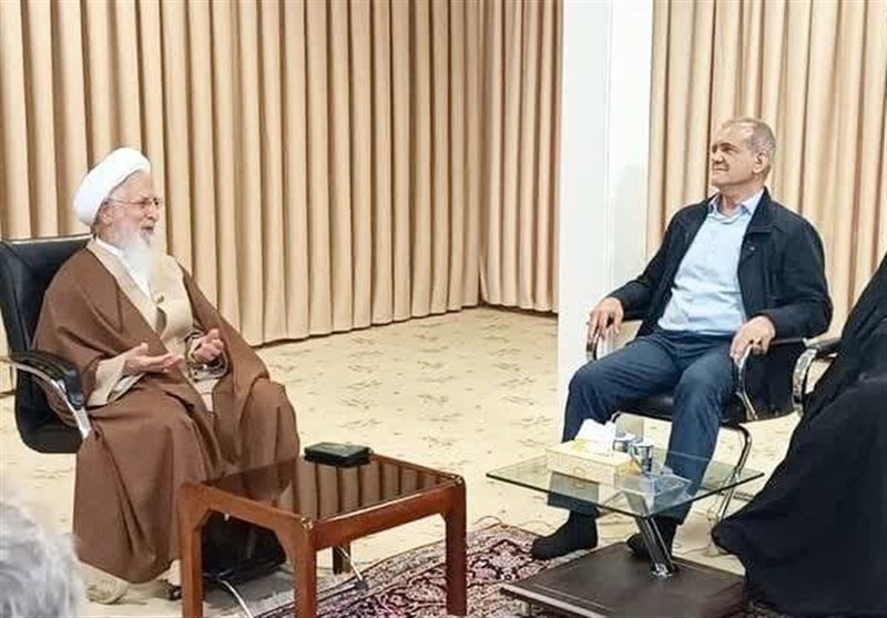 آیتالله جوادیآملی: باید جلوی اختلاس و فساد گرفته شود