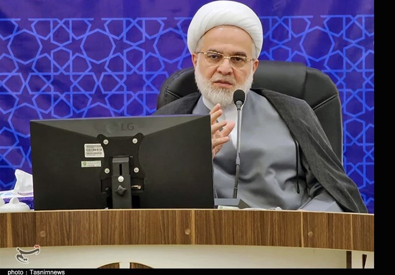 ائمه جماعات دانشگاهها با سعه صدر پاسخگوی دانشجویان باشند