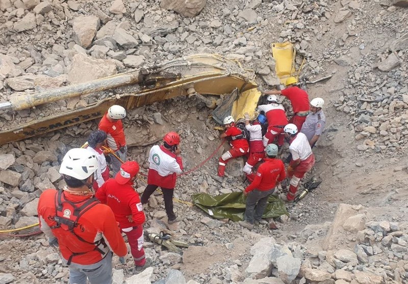 ادامه عملیات جستجوی مفقودین ریزش معدن/ حجم آوار سنگین است