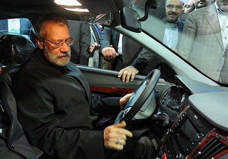 استفاده مجدد لاریجانی از تعابیر تاکسیهای اینترنتی!