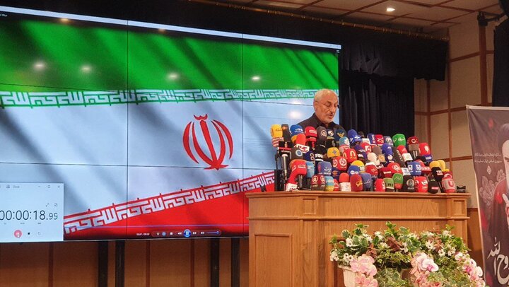 با برنامه وکارنامه آمدهام