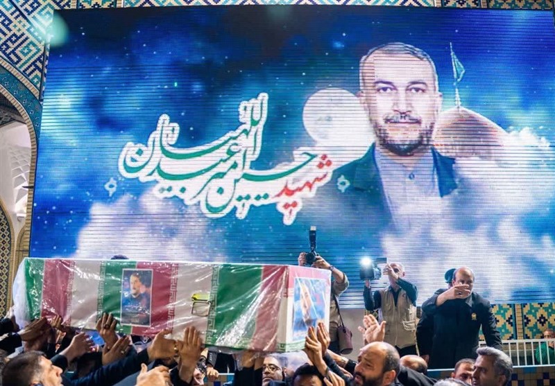 تقدیر سفیران کریمه اهلبیت از خانواده شهید امیرعبداللهیان