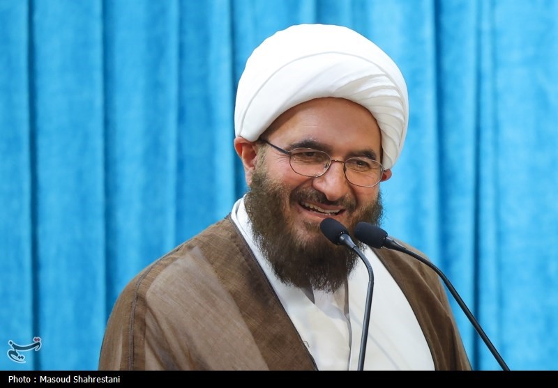 حاج علی اکبری: حضور در انتخابات انسجام ملی را تقویت میکند