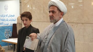 حجتالاسلام مهدی شیخ ثبت نام کرد