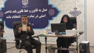 حسن محمدیاری در انتخابات ثبتنام کرد