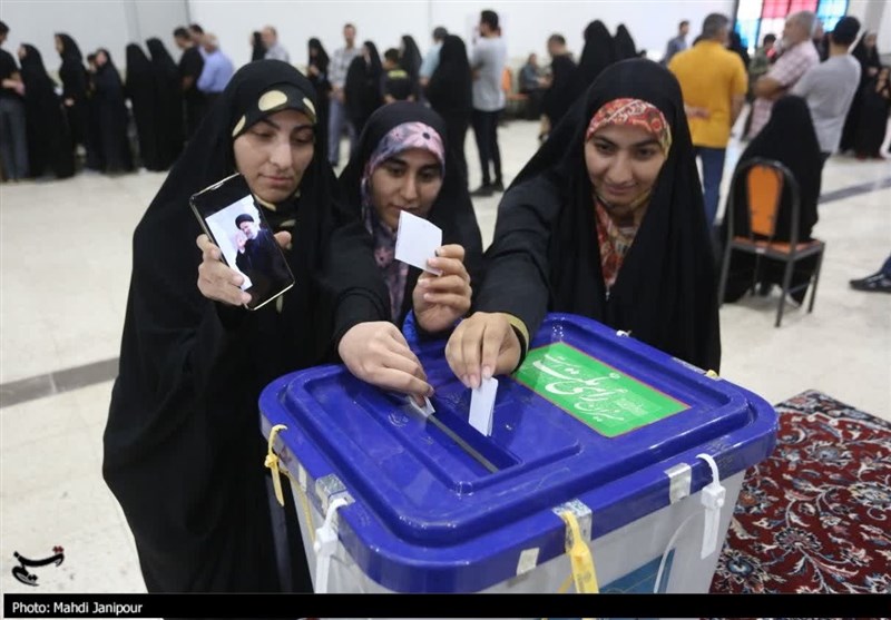 حضور پرشور بانوان اصفهانی در پای صندوقهای رأی