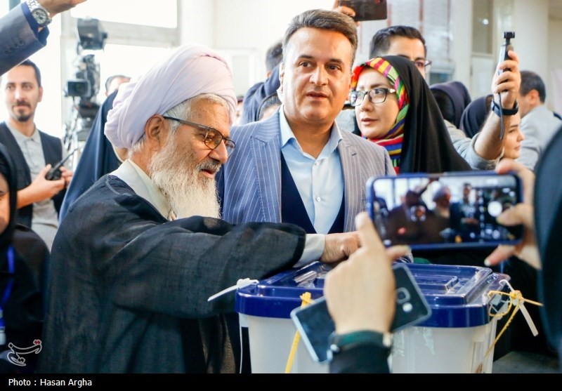 حضور پرشور مردم زنجان در ساعات پایانی شب