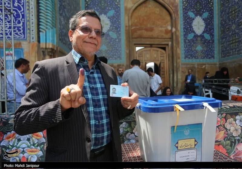 حضور پرشور مردم نصف جهان در پای صندوقهای تعیین سرنوشت+فیلم