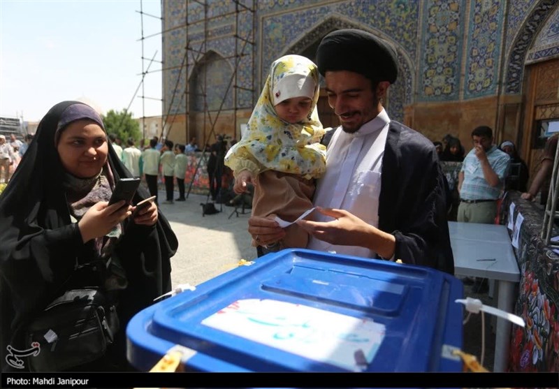 حضور پرشور مردم نصف جهان در پای صندوقهای تعیین سرنوشت+فیلم