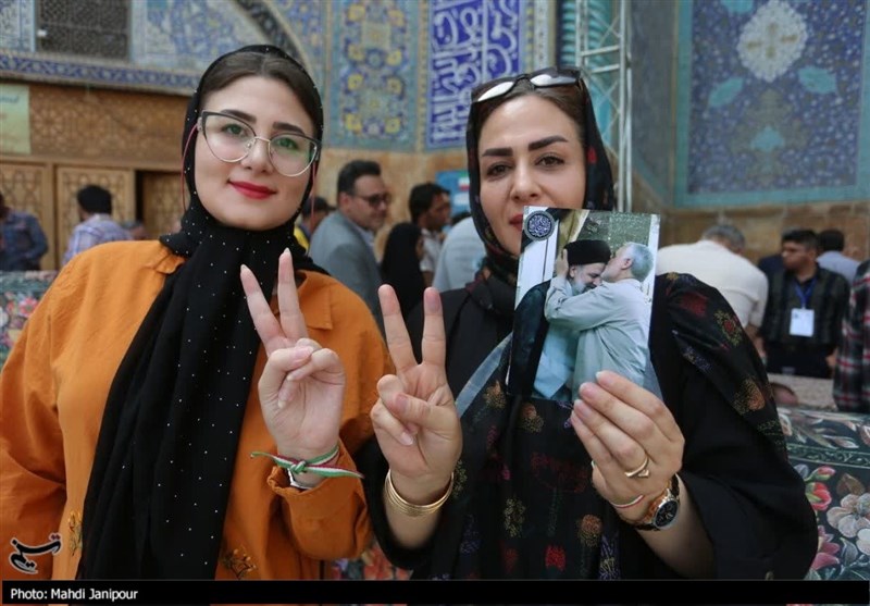 حضور پرشور مردم نصف جهان در پای صندوقهای تعیین سرنوشت+فیلم