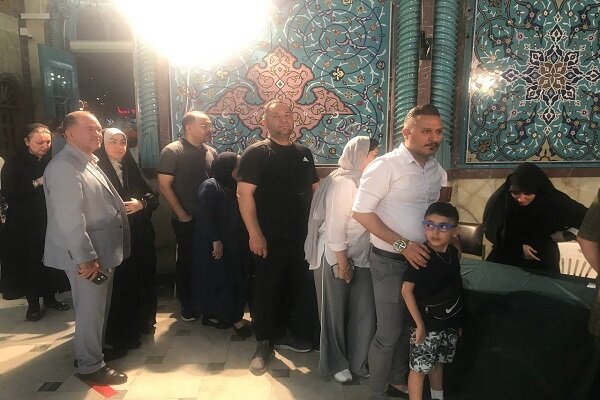 حضور پرشور مردم پای صندوقهای رای در حسینیه ارشاد ادامه داد