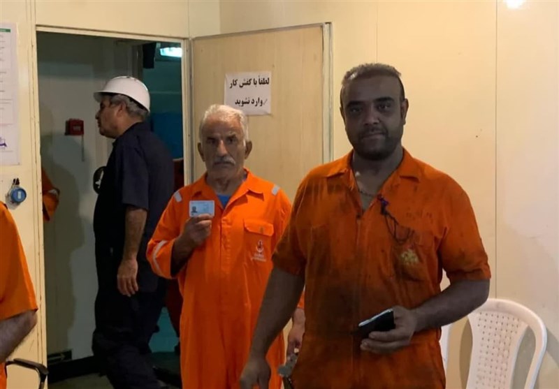 رأیگیری در سکوهای نفتی خلیج فارس و نفتکشها + فیلم