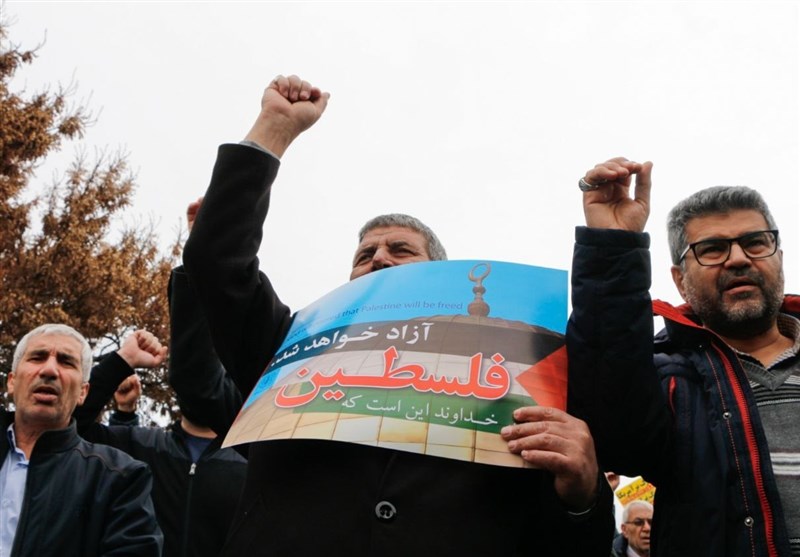 راهپیمایی نمازگزاران زنجانی علیه رژیم صهیونیستی+فیلم