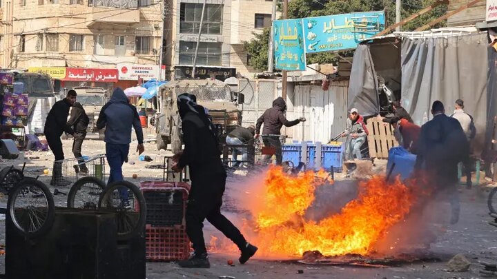 زخمیشدن ۶ فلسطینی در یورش شهرکنشینان ونظامیان صهیونیست به نابلس