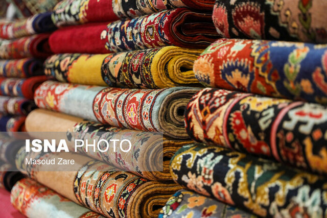 سیر نزولی صادرات فرش طی سالهای اخیر/ متولی دولتی در صنعت فرش نداریم