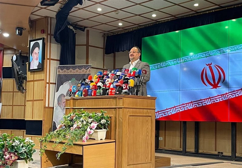 شریعتمداری:مردم را از محدودیتهای اینترنتی نجات میدهم