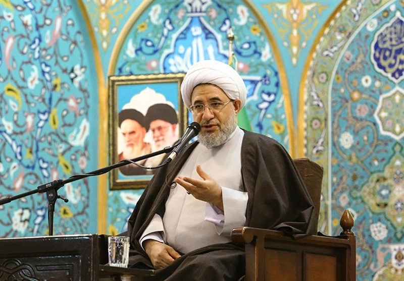 شهید آیتالله رئیسی خود را فدای مردم کرد